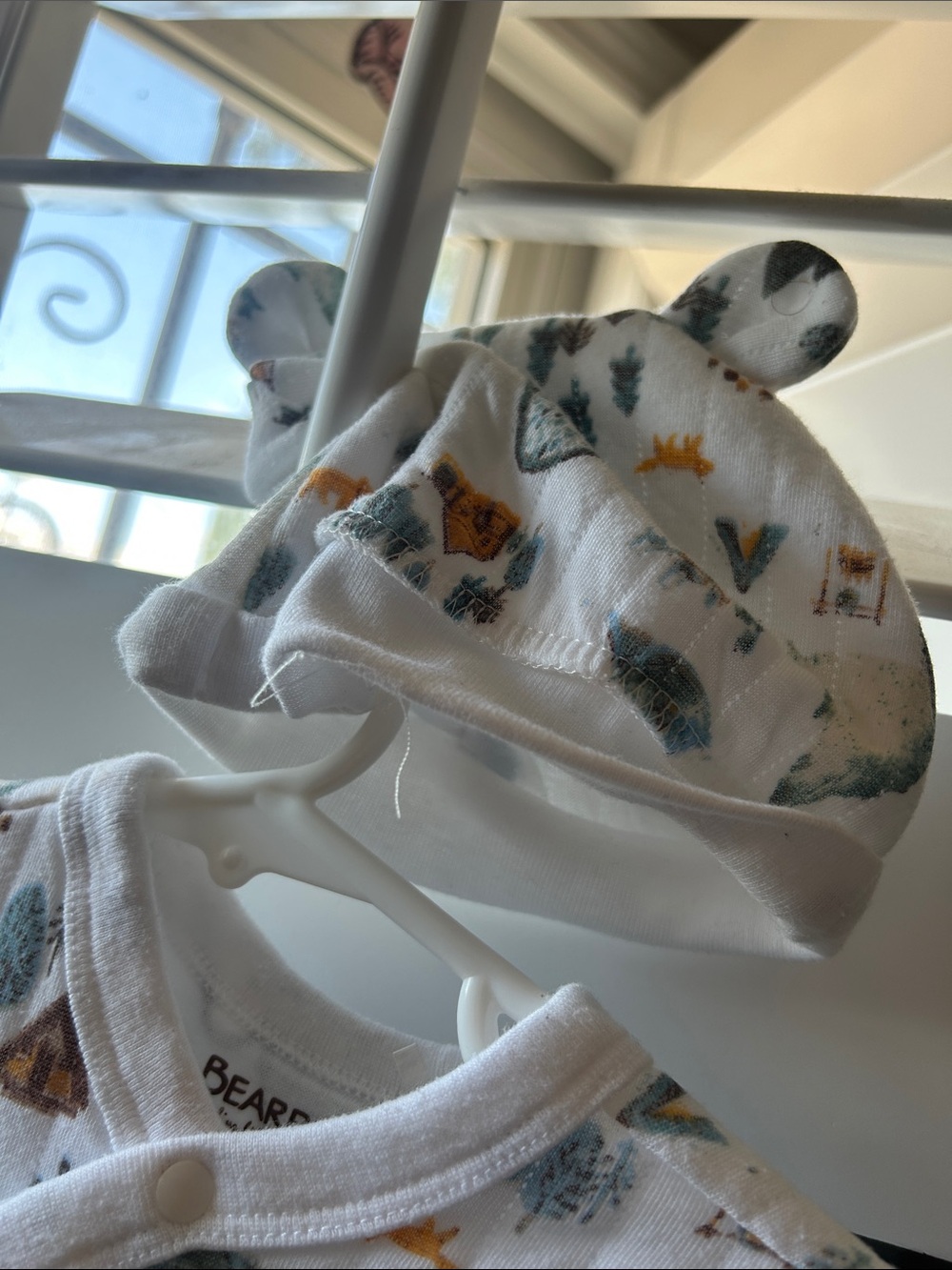 BearPaw White Woodland Print Cotton Baby One-Piece with Hat - Picture 4 of 5